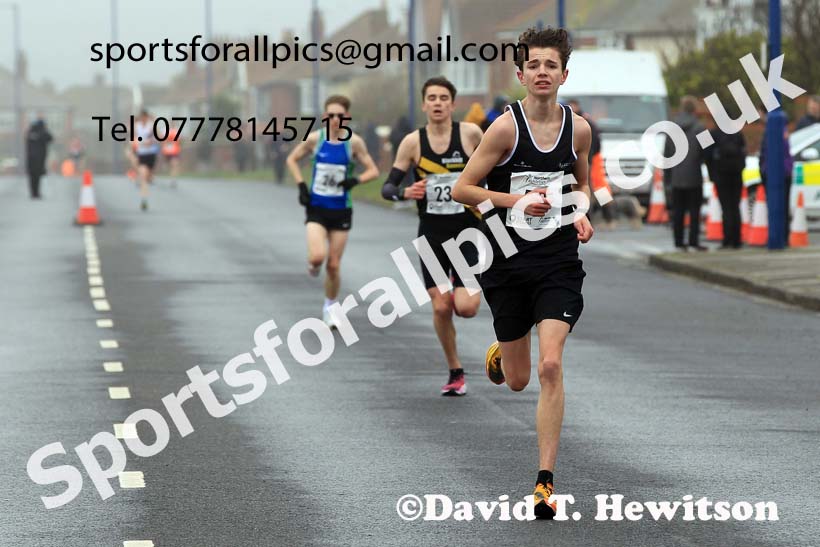 Mens under-17s 5k, 2023 Northern Mens 12 stage and Womens 6 Stage Relays and Young Athletes, Redcar. Photo: David T. Hewitson/Sports for All Pics